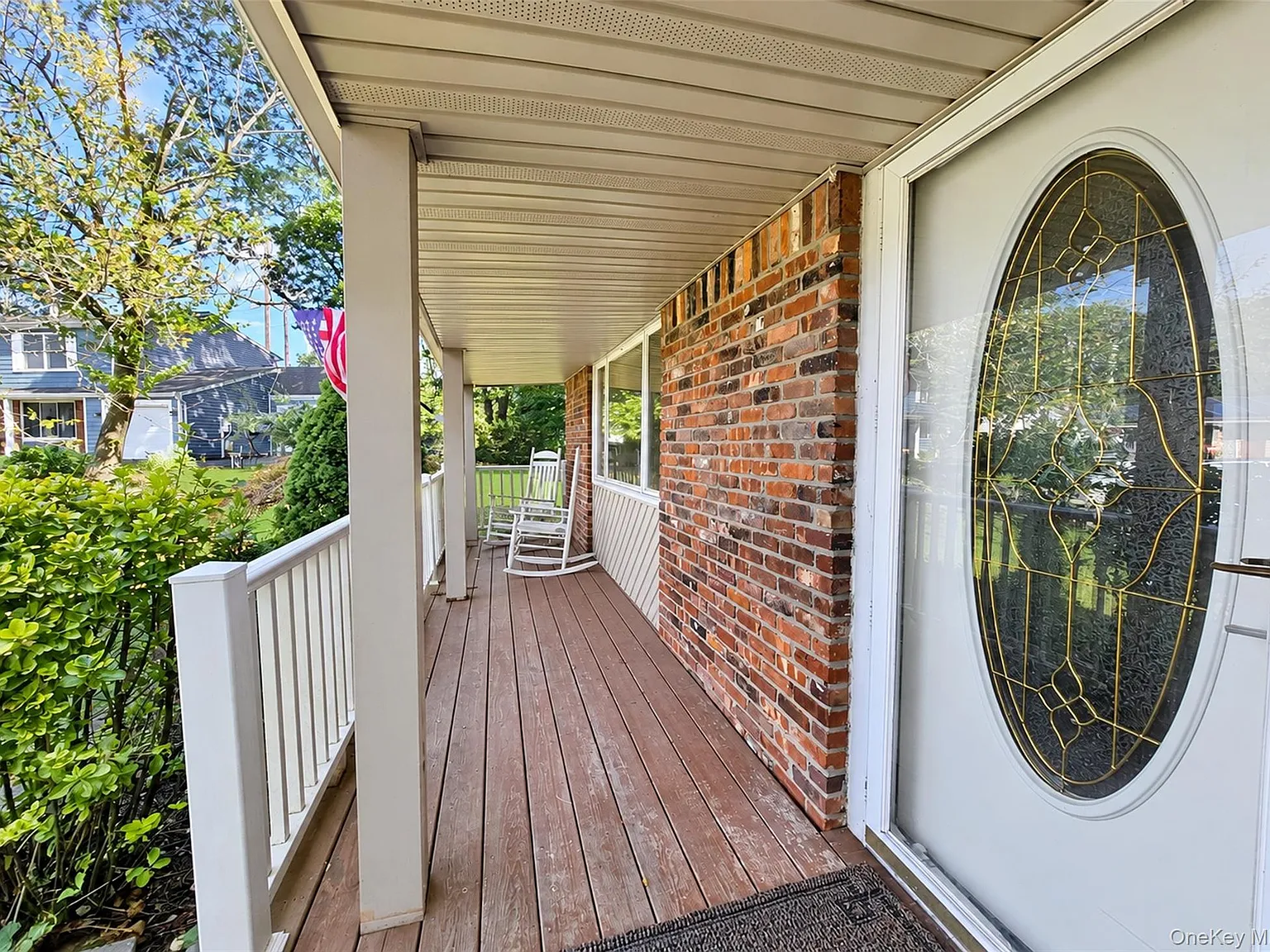 4 bed, 2.5 bath, 2002 sqft, $4,400 — Photo 2