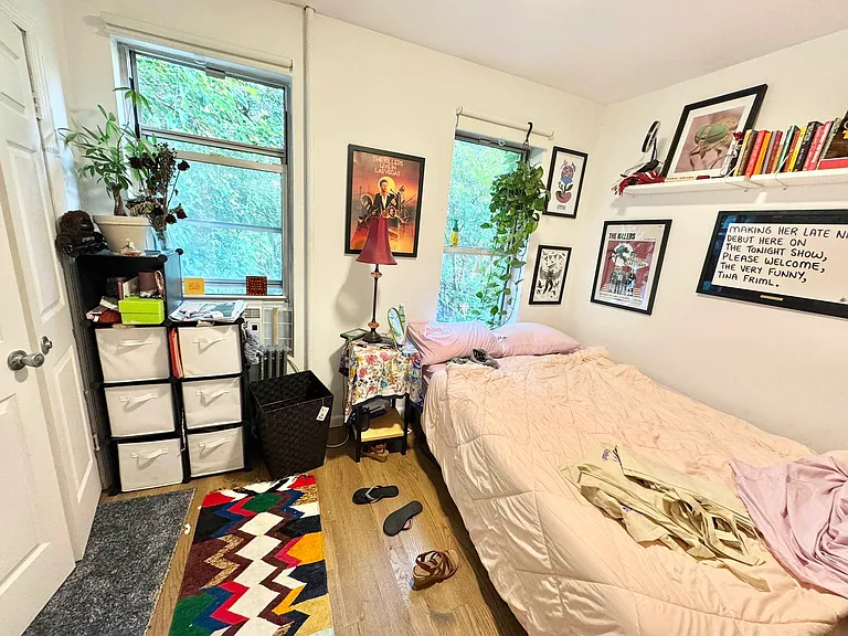 182 Meserole St #2R — Photo 4