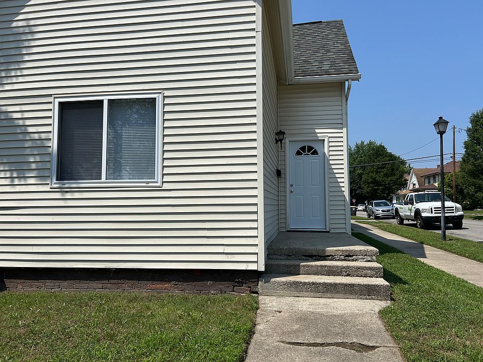 Front porch and entry