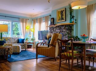 3271 SW Avalon Way APT 202, Seattle, WA 98126