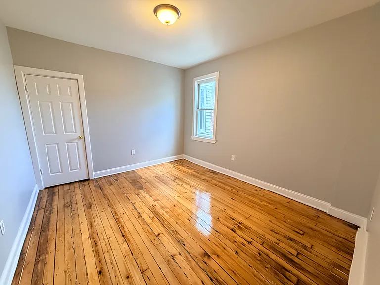 393-399 Main St #301 — Photo 3