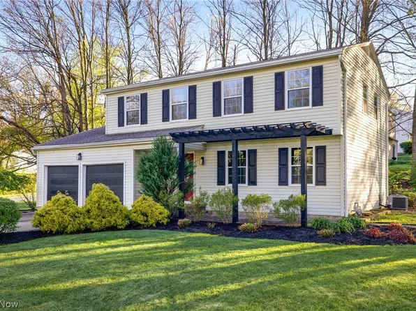 561 Bath Hills Blvd, Akron, OH 44333