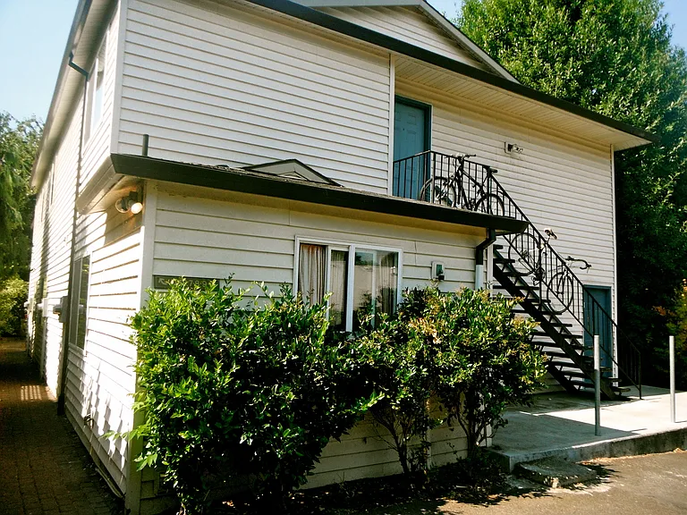 2230 SE Yamhill St #1 — Photo 16