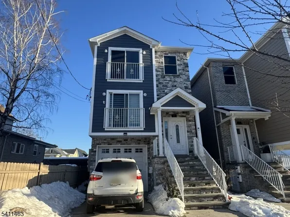 64 Delaware St, Elizabeth, NJ 07206