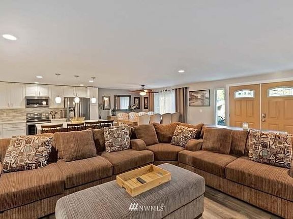 Open concept living/dining/kitchen space