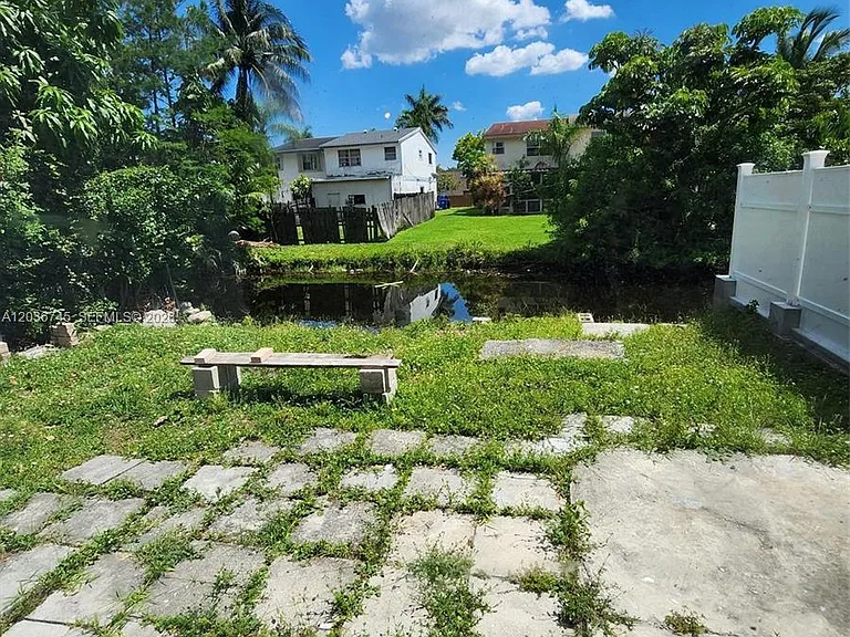7966 SW 7th Ct — Photo 34