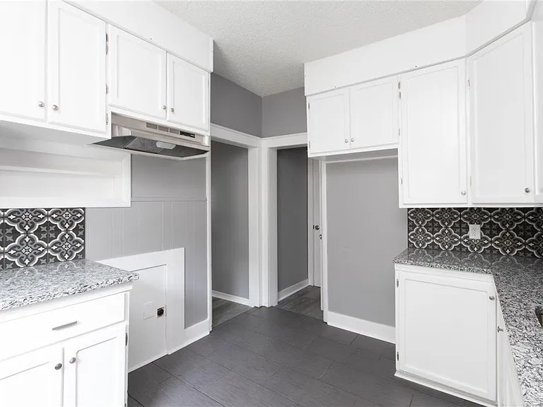 1903 N Jackson Ave — Photo 6