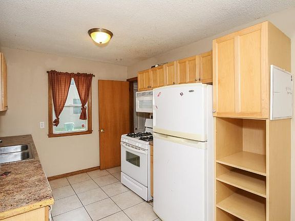 5th image of 6018 Aldrich Ave N