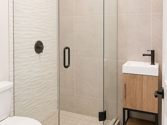 4th image of 1710 Madison St #2A