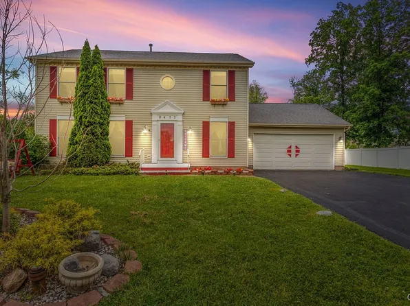 8452 Rollercoaster Dr, Cicero, NY 13039
