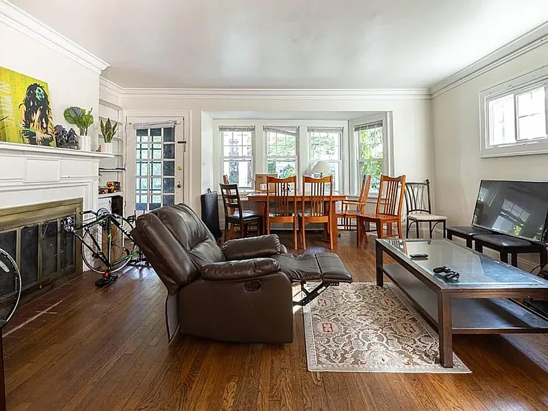2296 S Overlook Rd #1 — Photo 3