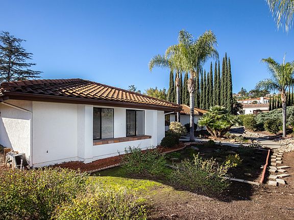4th image of 13133 Polvera Ave