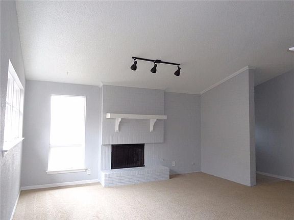 3rd image of 2923 Satsuma Dr