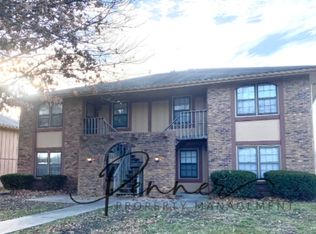 105A SW 20th St, Oak Grove, MO 64075