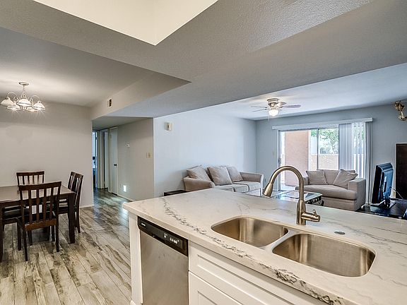 5th image of 540 N May St APT 1138