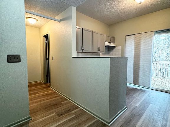 3rd image of 1145 Park Ave APT 1