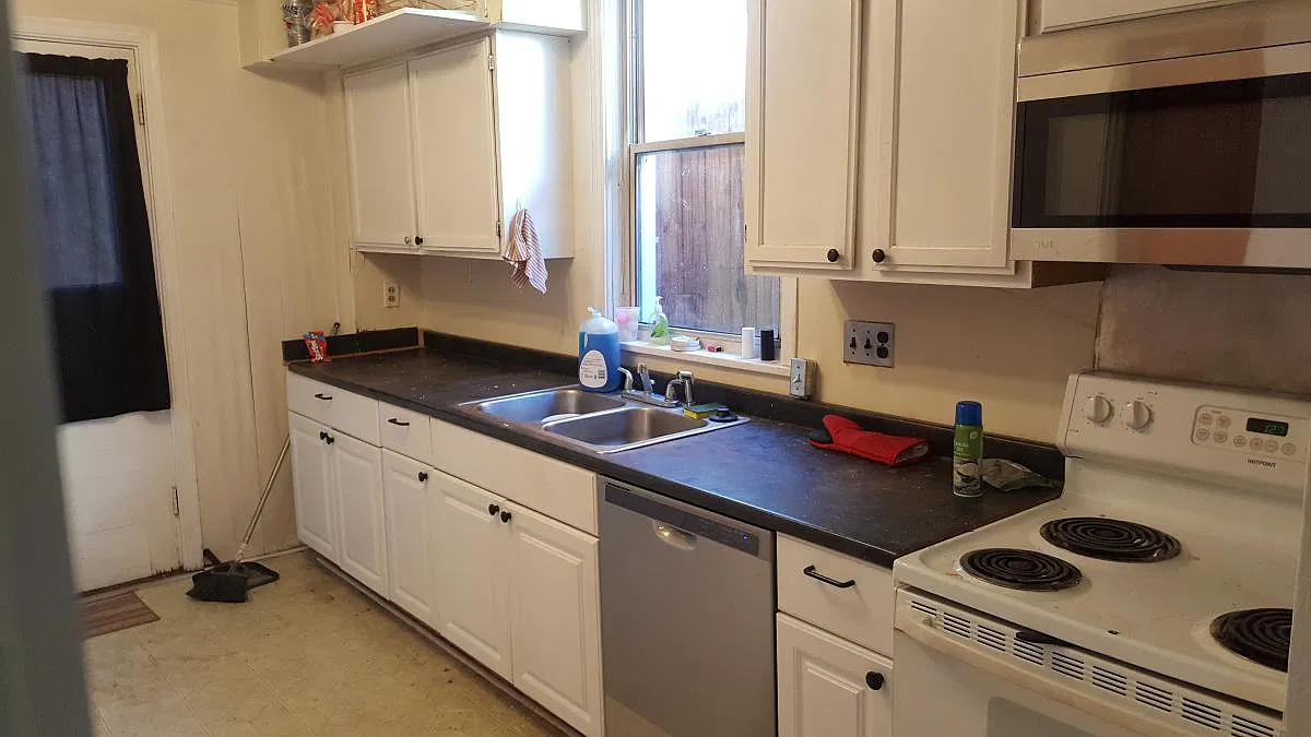 6 bed, 2.5 bath, 2000 sqft, $4,350 — Photo 2