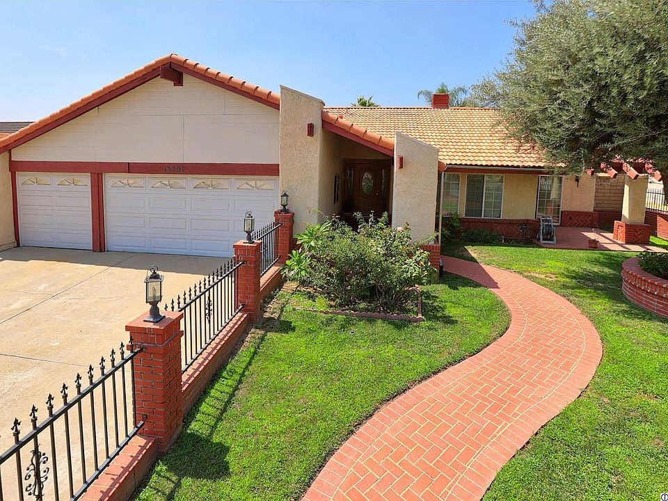 1st image of 13797 De Garmo Ave