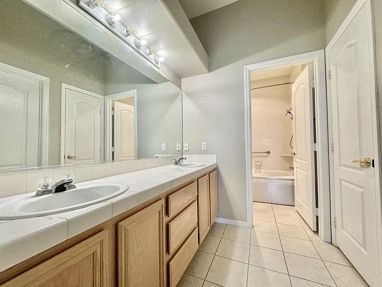 5892 Greenery View Ln — Photo 16