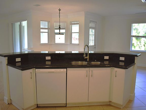 4th image of 2749 SW Backton Avenue