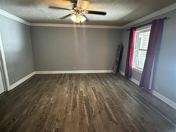 2nd image of 2306 Owens Ave