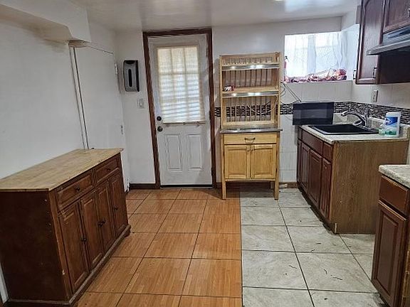 3rd image of 137-28 101st Ave