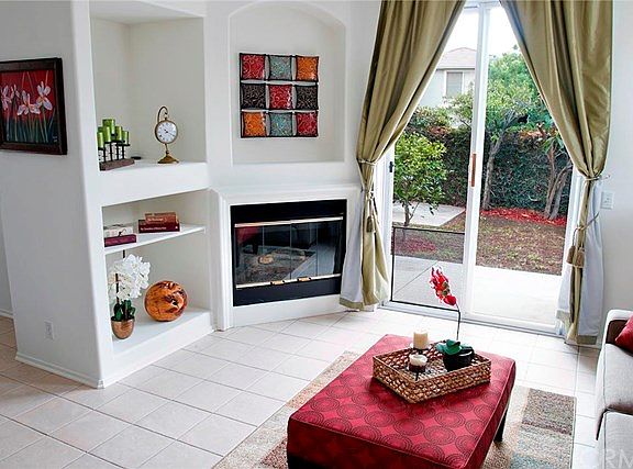 4th image of 28435 Mayfair Dr