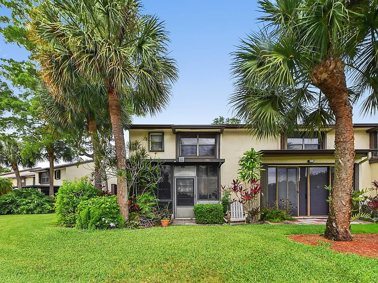 4587 Carambola Cir S #27218 — Photo 36