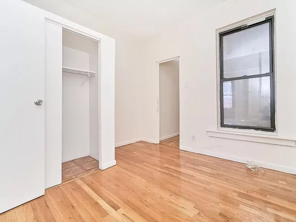 581 East 137th Street image 7 of 11