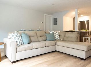 43 Franklin St #1, Newport, RI 02840