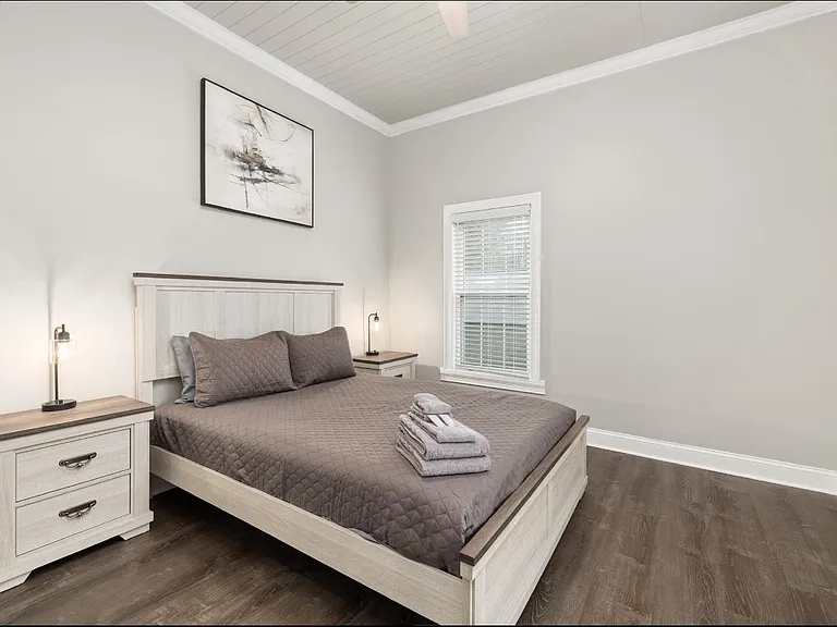 1716 Chapel Hill Rd — Photo 25