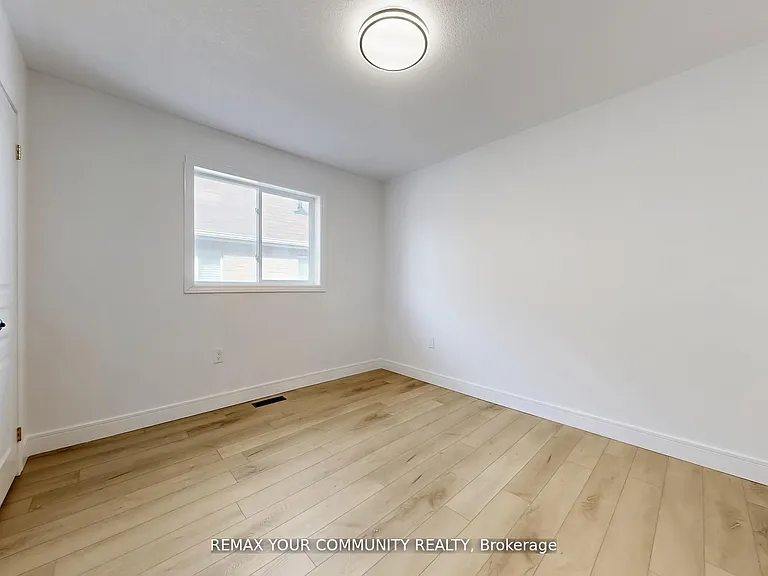 25 Bache Ave #UPPER LEVEL MAIN — Photo 37