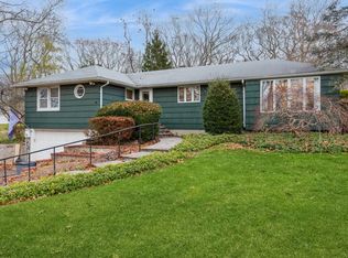 224 Church Ln, Riverhead, NY 11901