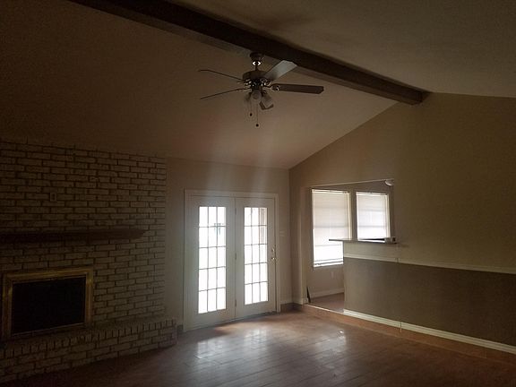 4th image of 1508 Avenue E