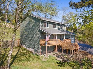 1055 Hollyridge Dr, Tillamook, OR 97141