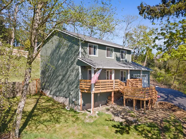 1055 Hollyridge Dr, Tillamook, OR 97141