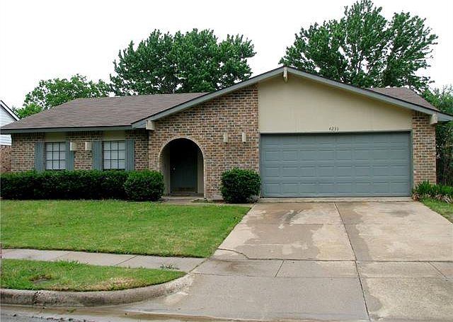 1st image of 4233 Staghorn Cir S