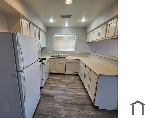 3rd image of 5689 E Lake Mead Blvd APT 4