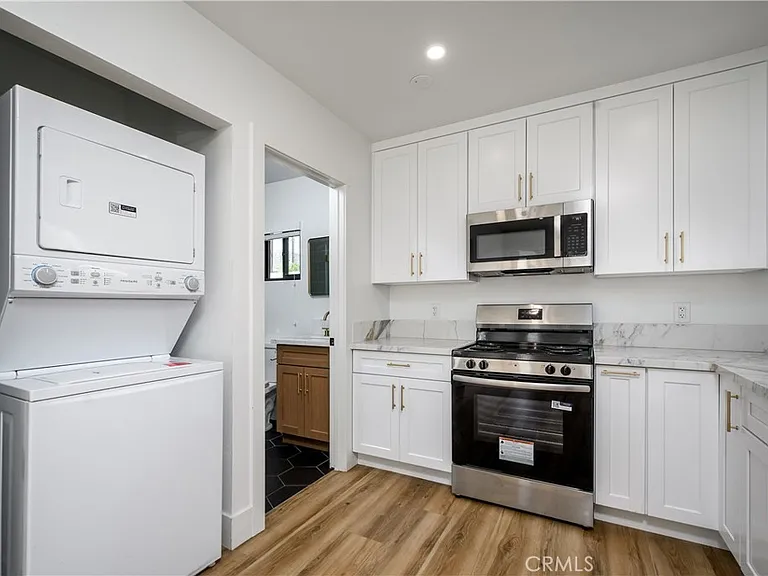 918 N Enid Ave — Photo 14
