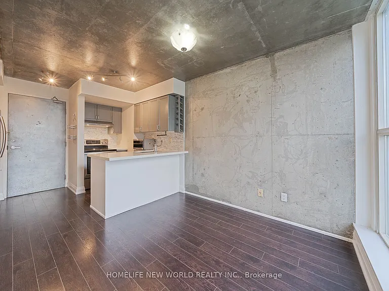 1029 King St W #1020 — Photo 5