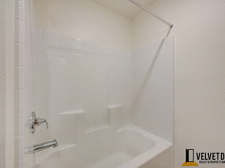 2725 Luzzi Walk #1 — Photo 20