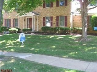 448 Greenstone Dr, Chesterfield, MO 63017
