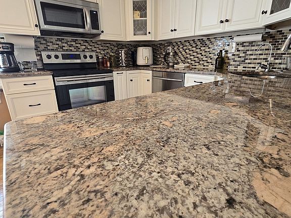 5th image of 94 Baldwin St #94