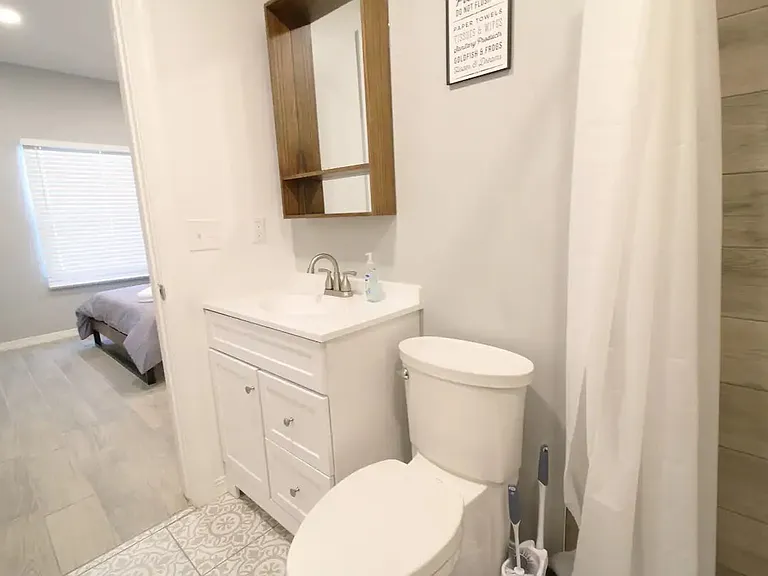 Full Bathroom