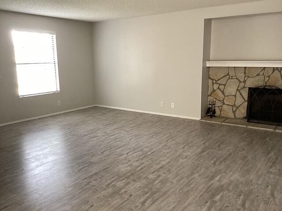 4th image of 1551 W Avenue L Unit 5