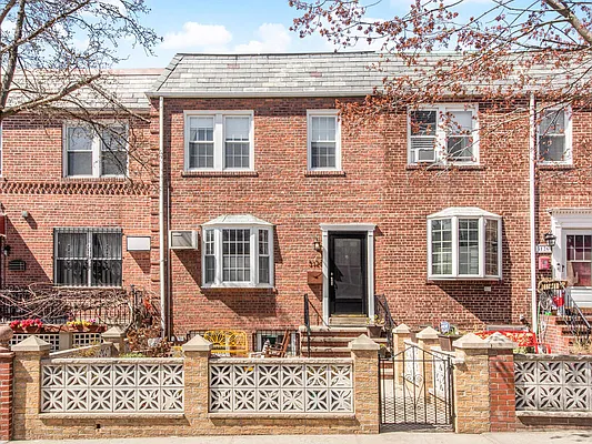 Sold by Douglas Elliman | media 20