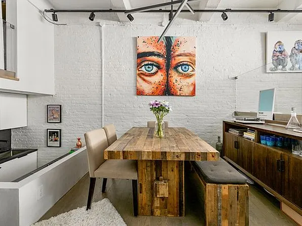 165 Perry St #1-D, New York, NY 10014