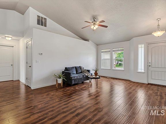 5th image of 1927 Sandcrest Dr