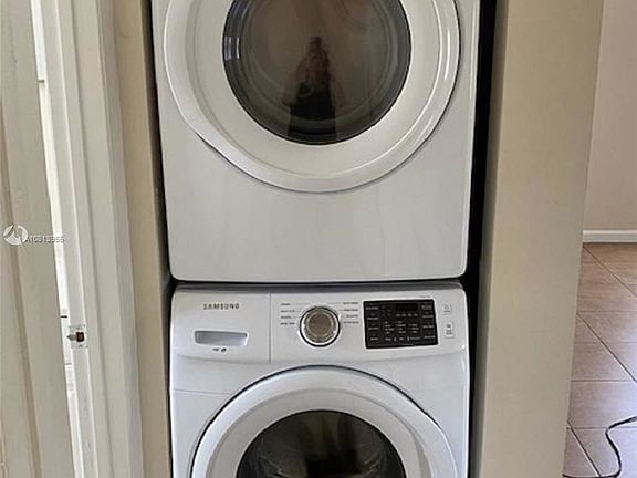 4th image of 5606 Polk St #1