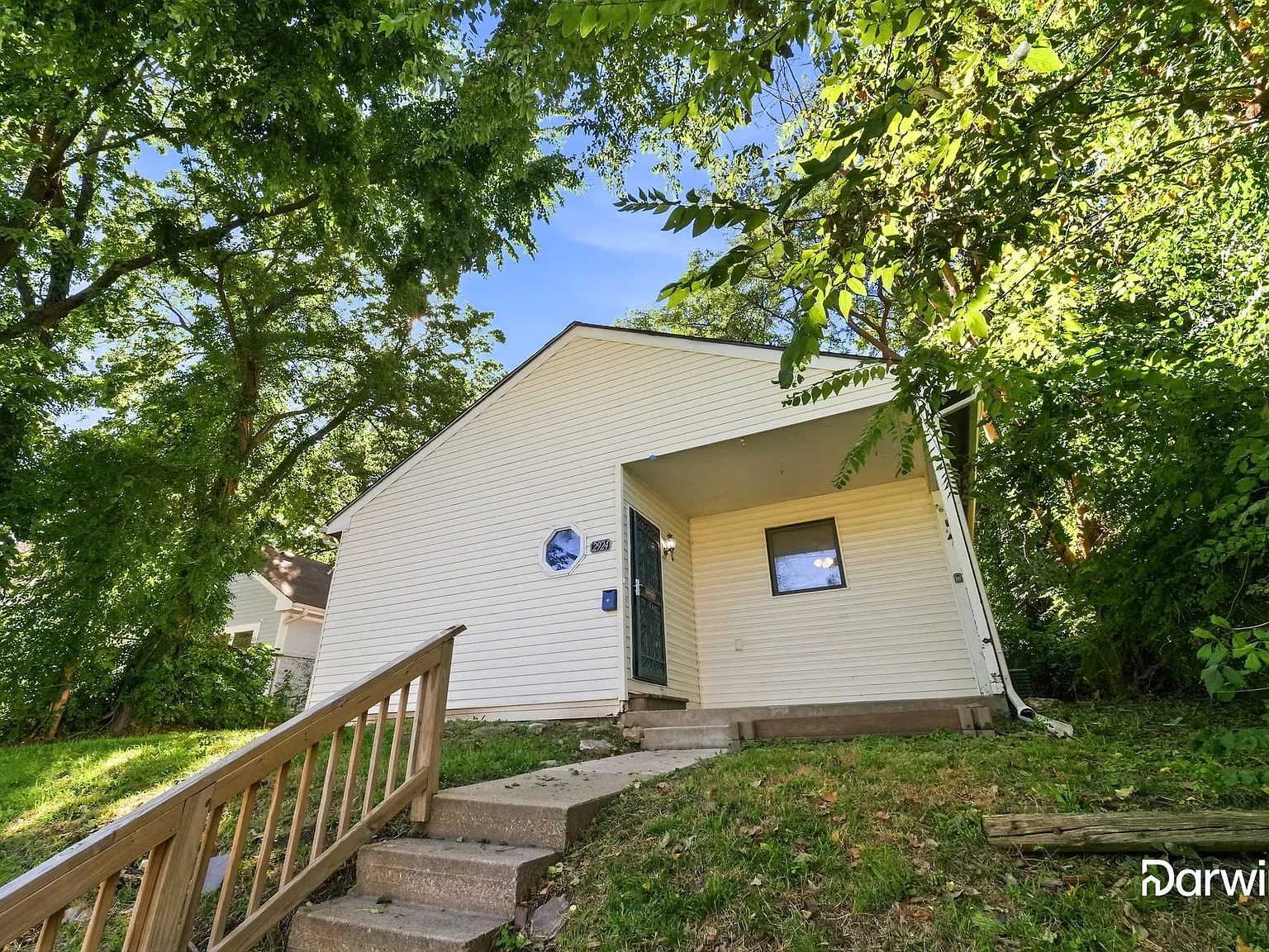 3 bed, 1.0 bath, 1442 sqft, $1,465 — Photo 2